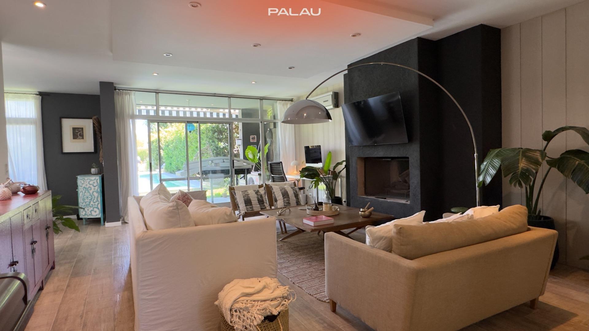 Casa en Venta con 2 cocheras