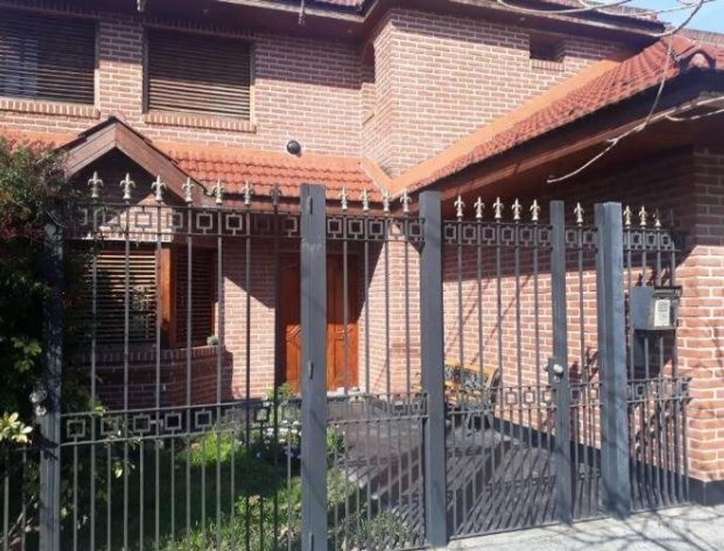 Venta de Casa 3 DORMITORIOS, City Bell,  La Plata