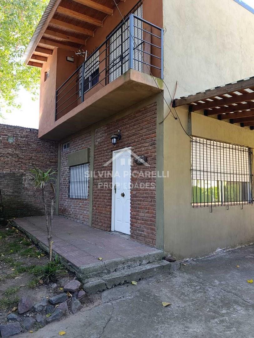 Casa 5 ambientes con 1 baño