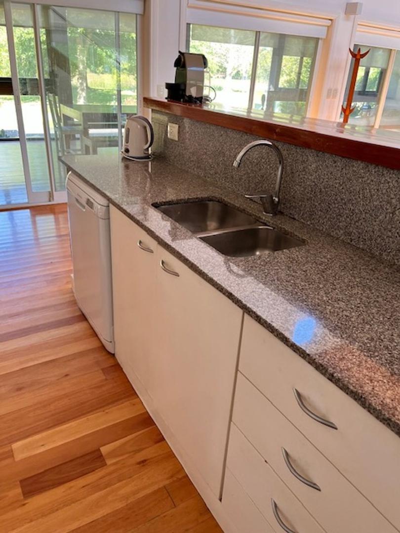 CASA 5 AMB VENTA EN ISLA DEL ESTE.QUINCHO AMARRA