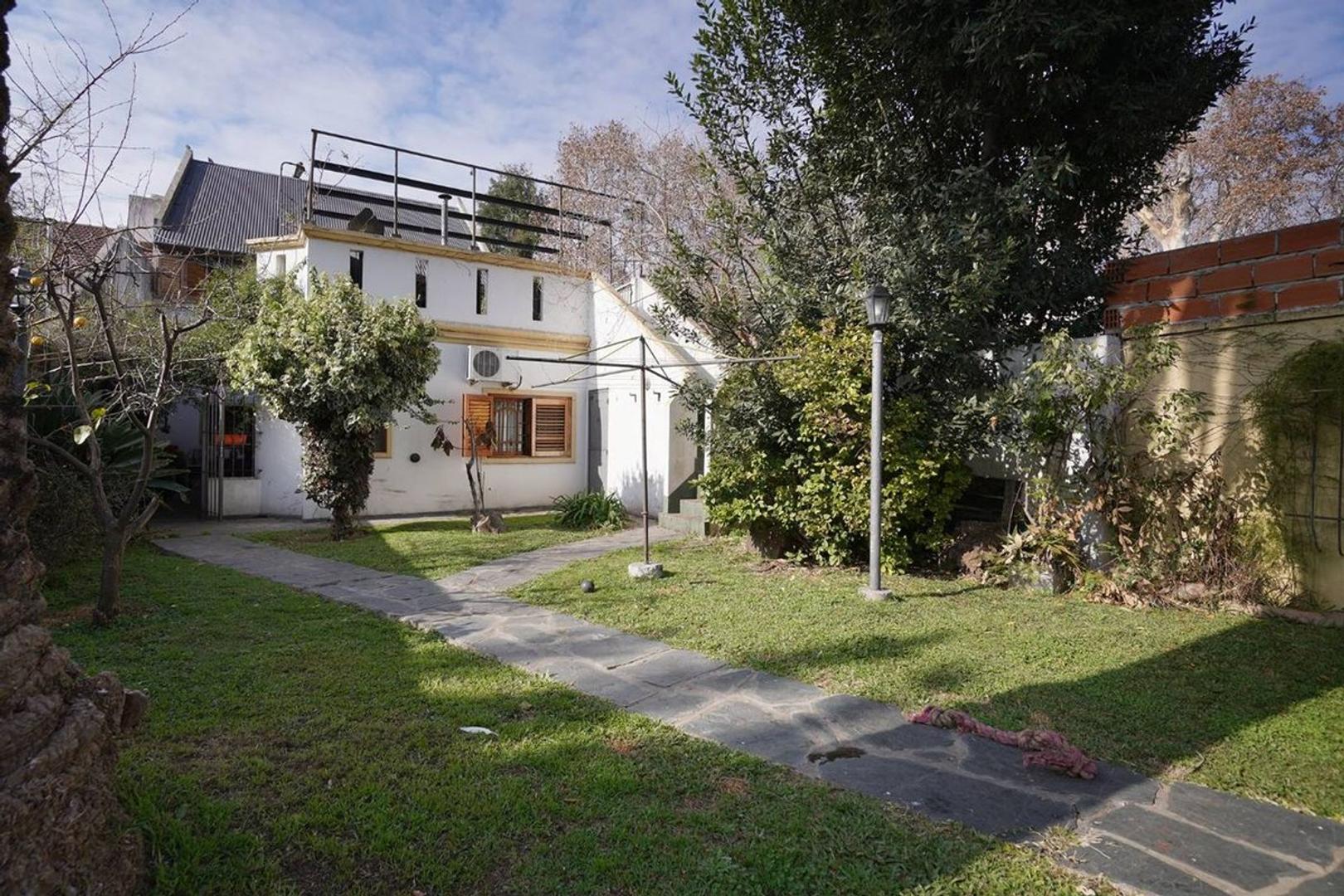 Casa 6 ambientes con 3 baños