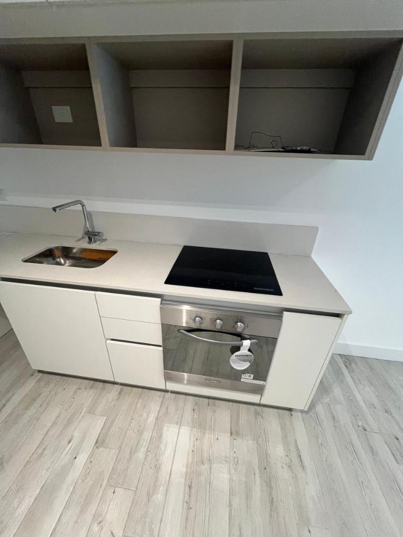 HERMOSO DOS AMBIENTES. APTO PROFESIONAL. IDEAL CONSULTORIO