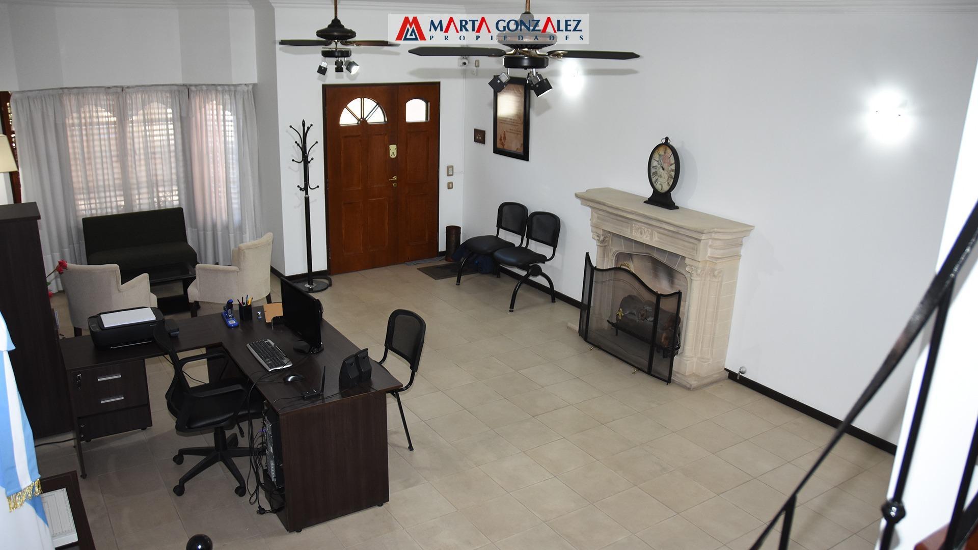 Casa en Venta con 4 cocheras