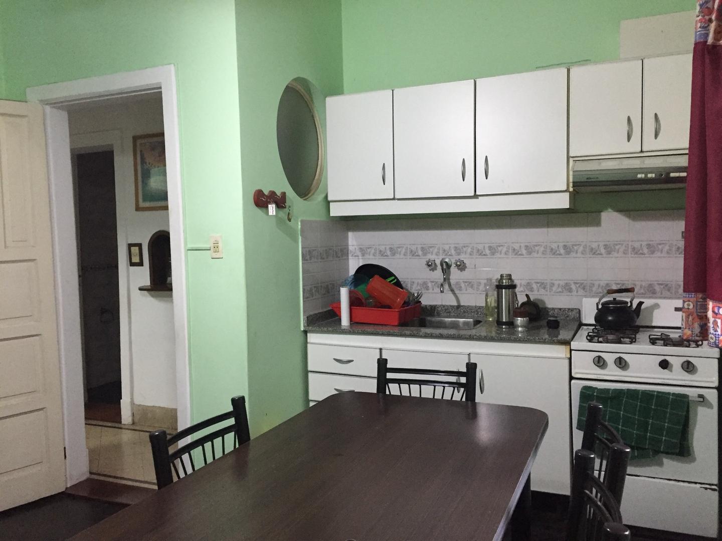 Casa en Venta con 4 cocheras