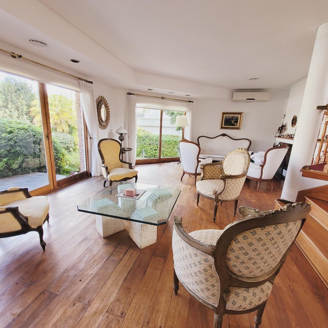 Boating Club, Presidente Uriburu 1000