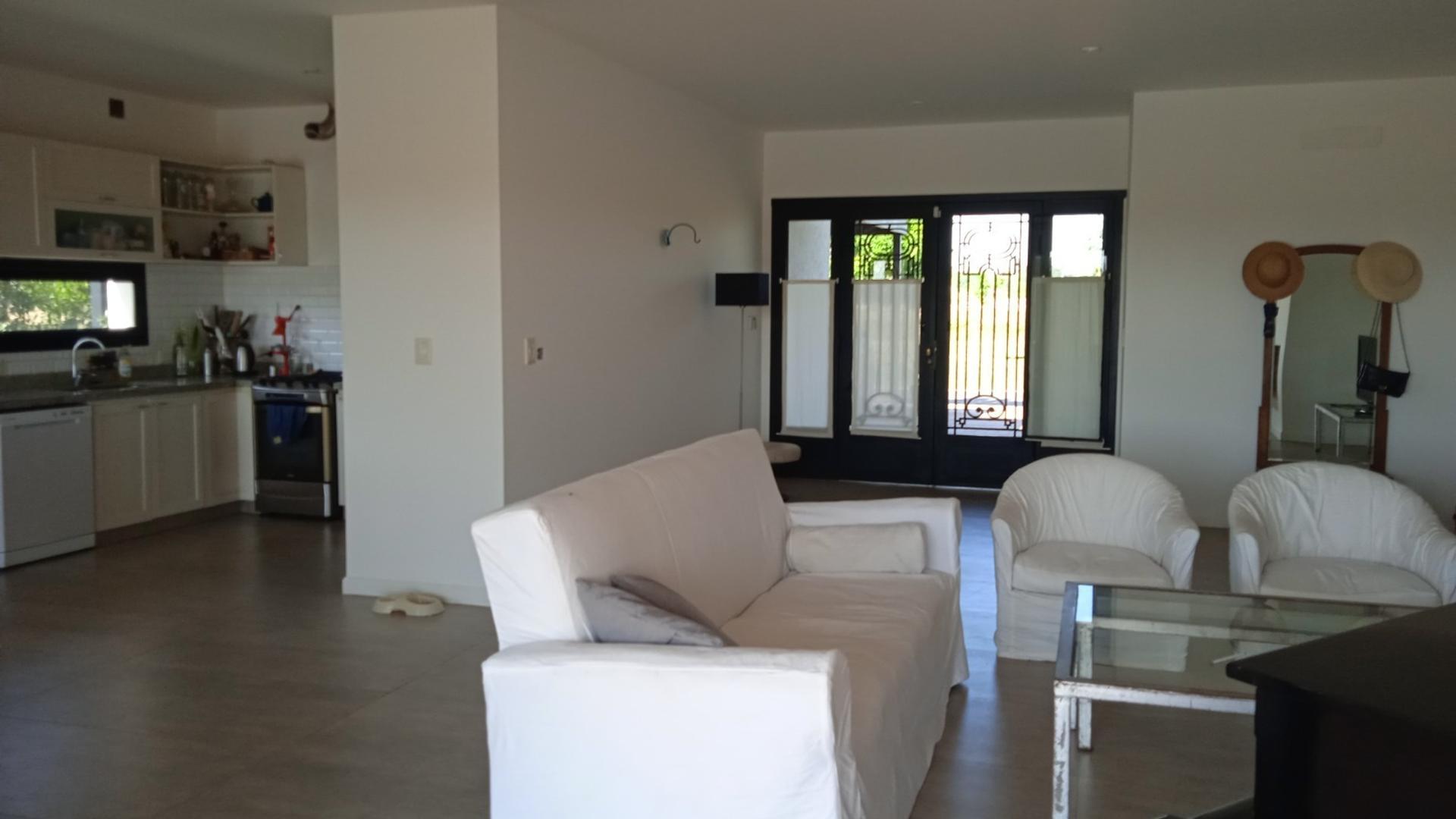 Casa 4 ambientes con 3 baños