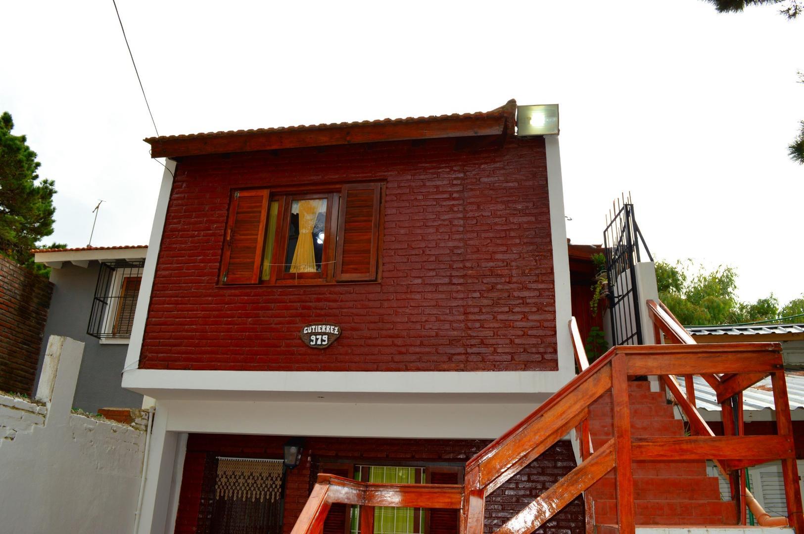 Casa 5 ambientes con 2 baños