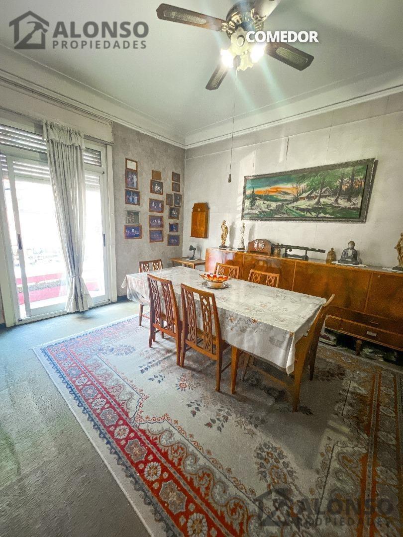 DEPARTAMENTO TIPO CASA de 4 AMBIENTES c/PATIO y TERRAZA