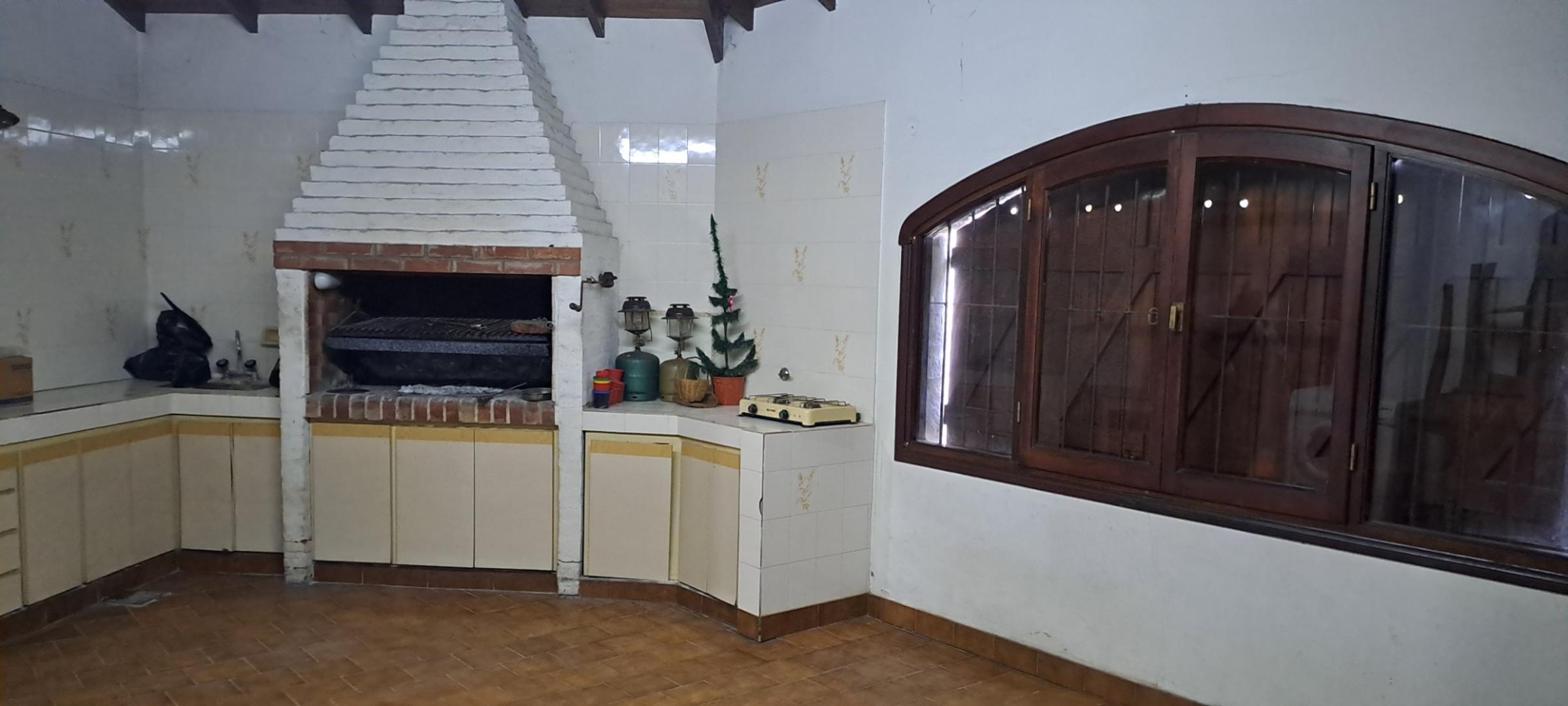 Casa 4 ambientes con 4 baños