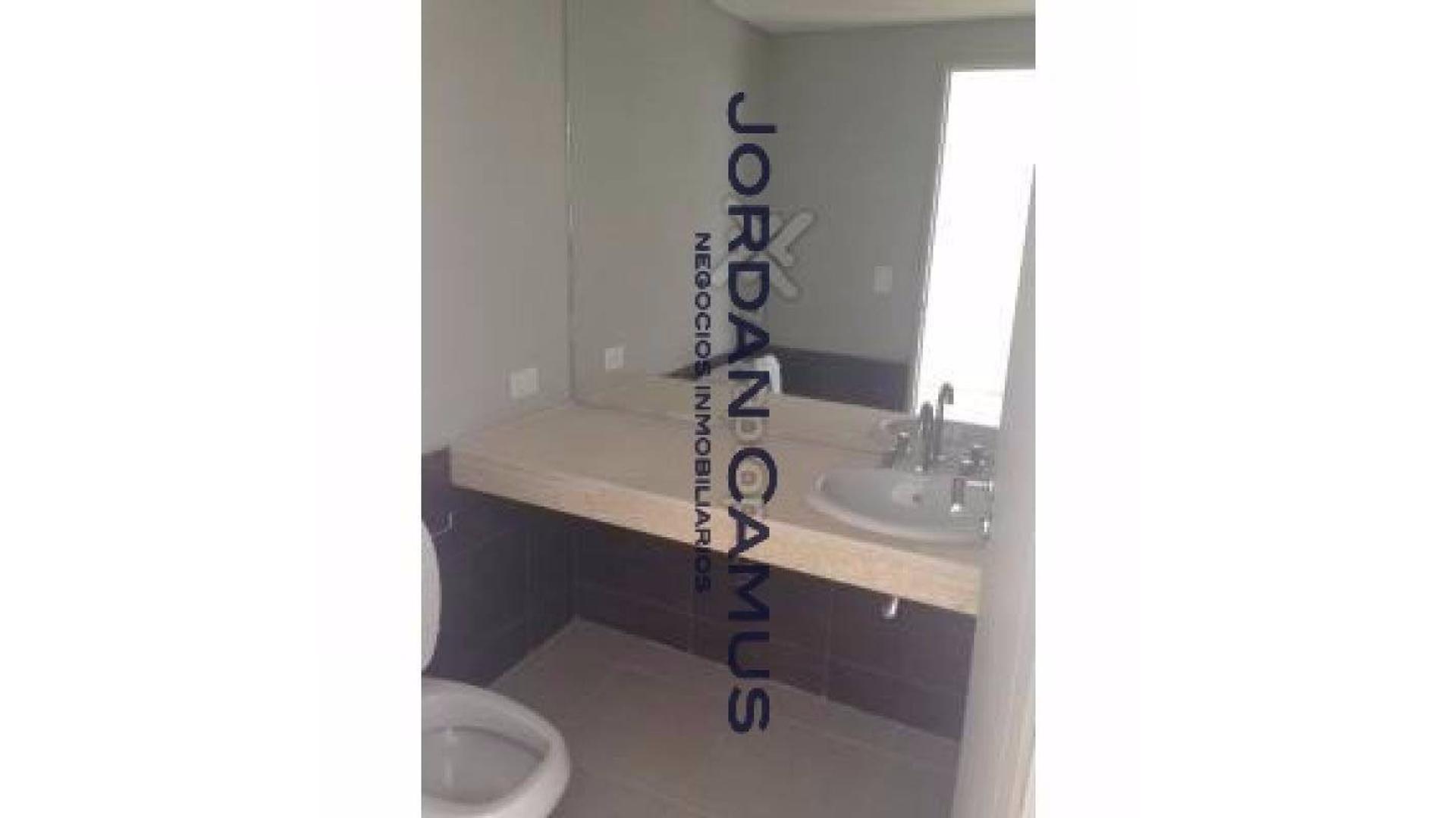 Oficina en Venta con 2 cocheras