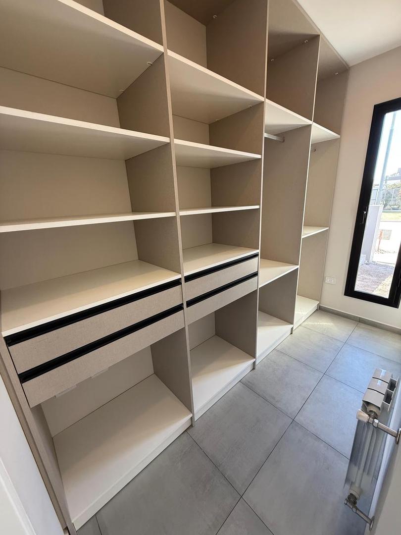Casa 3 ambientes con 2 baños
