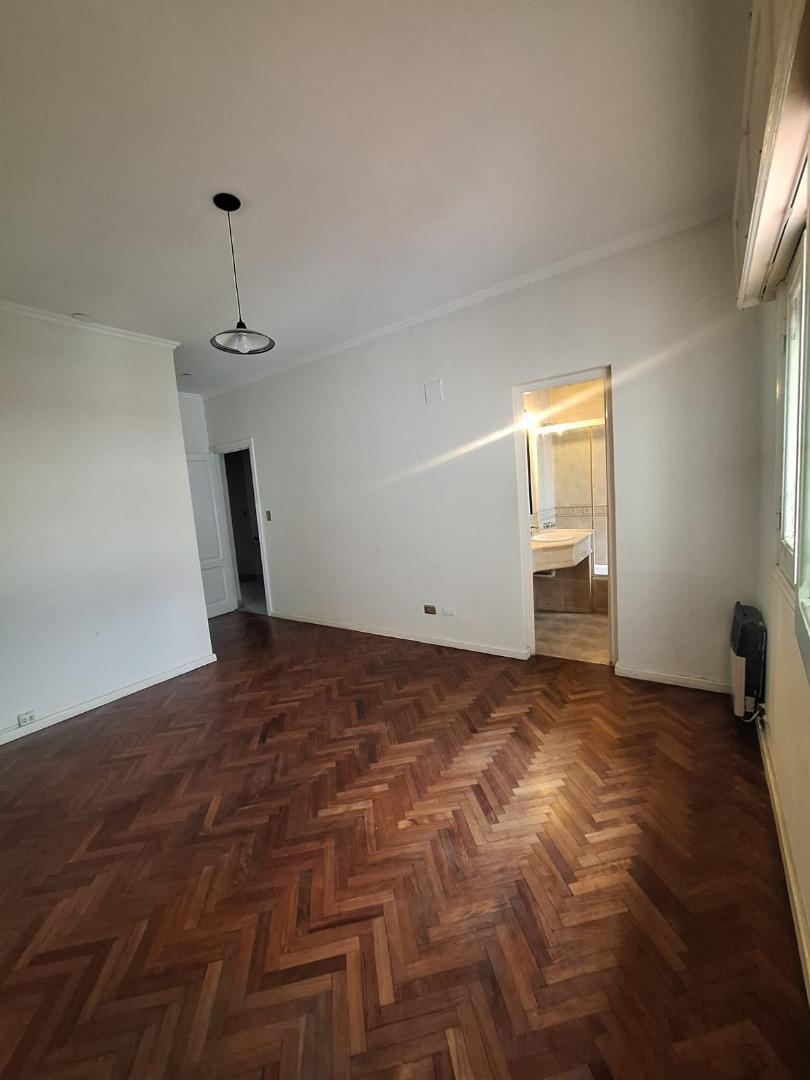 ALQUILER DE OFICINAS EN PRIMER PISO