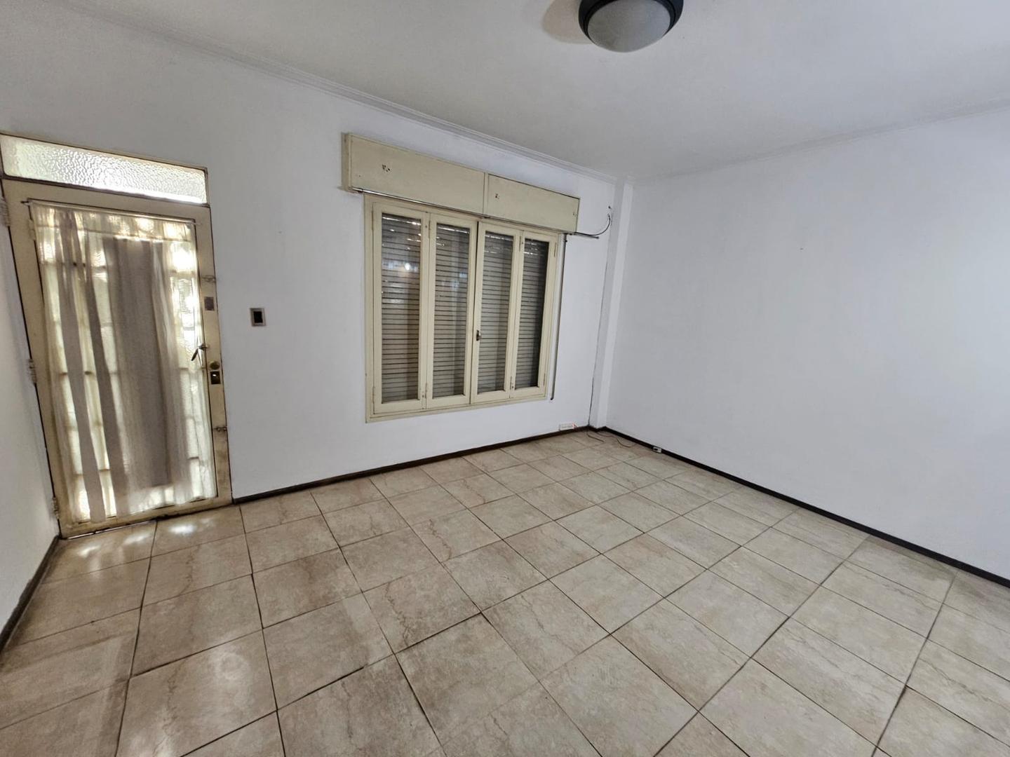 Dpto. Dos dormitorios + patio.