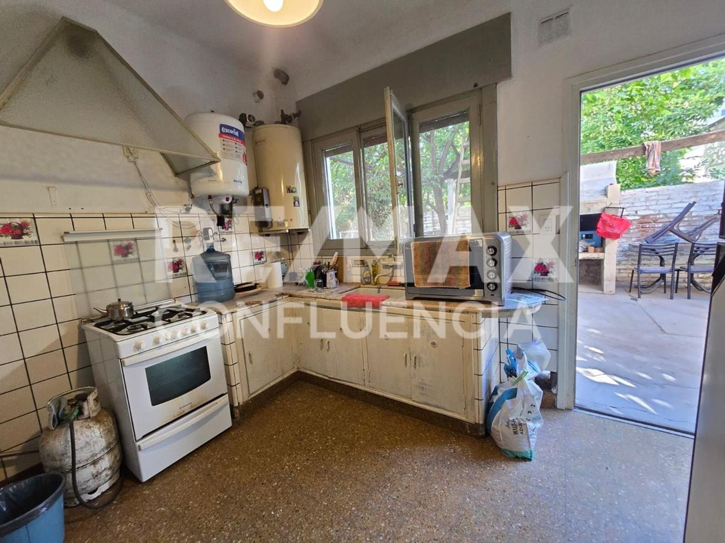 VENTA DE LOCAL COMERCIAL + CASA DOS DORMITORIOS