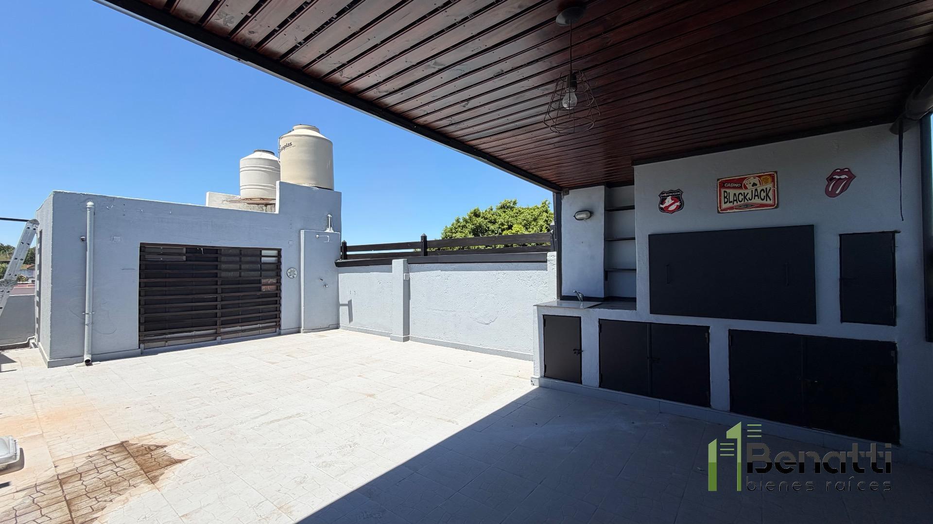 Dpto. en alquiler 3 amb. con terraza, balcón y parrilla