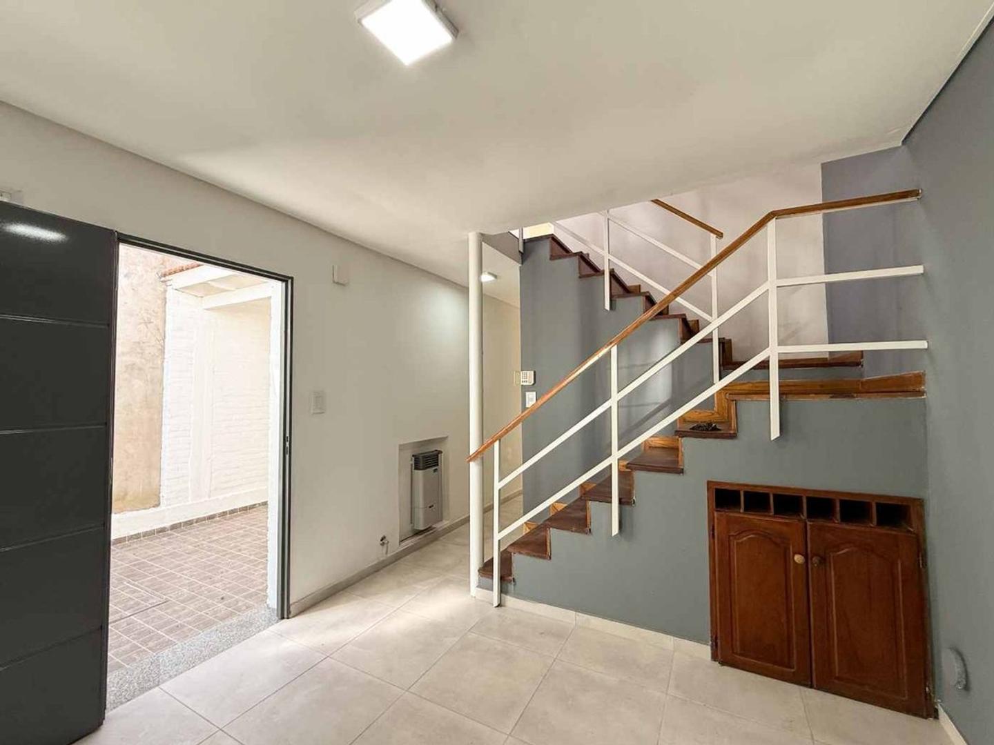 Casa 2 dormitorios en venta en City Bell - Dúplex