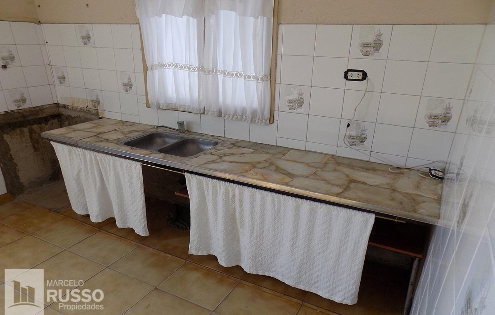 Casa 4 ambientes con 1 baño