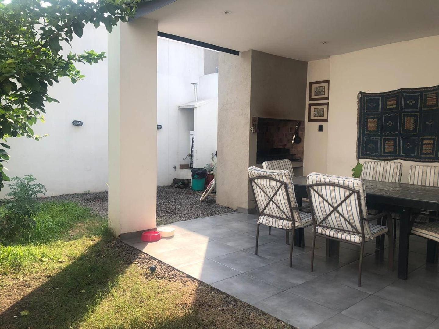 Depto Tipo Casa en Venta en Ituzaingo Norte, USD 137.000
