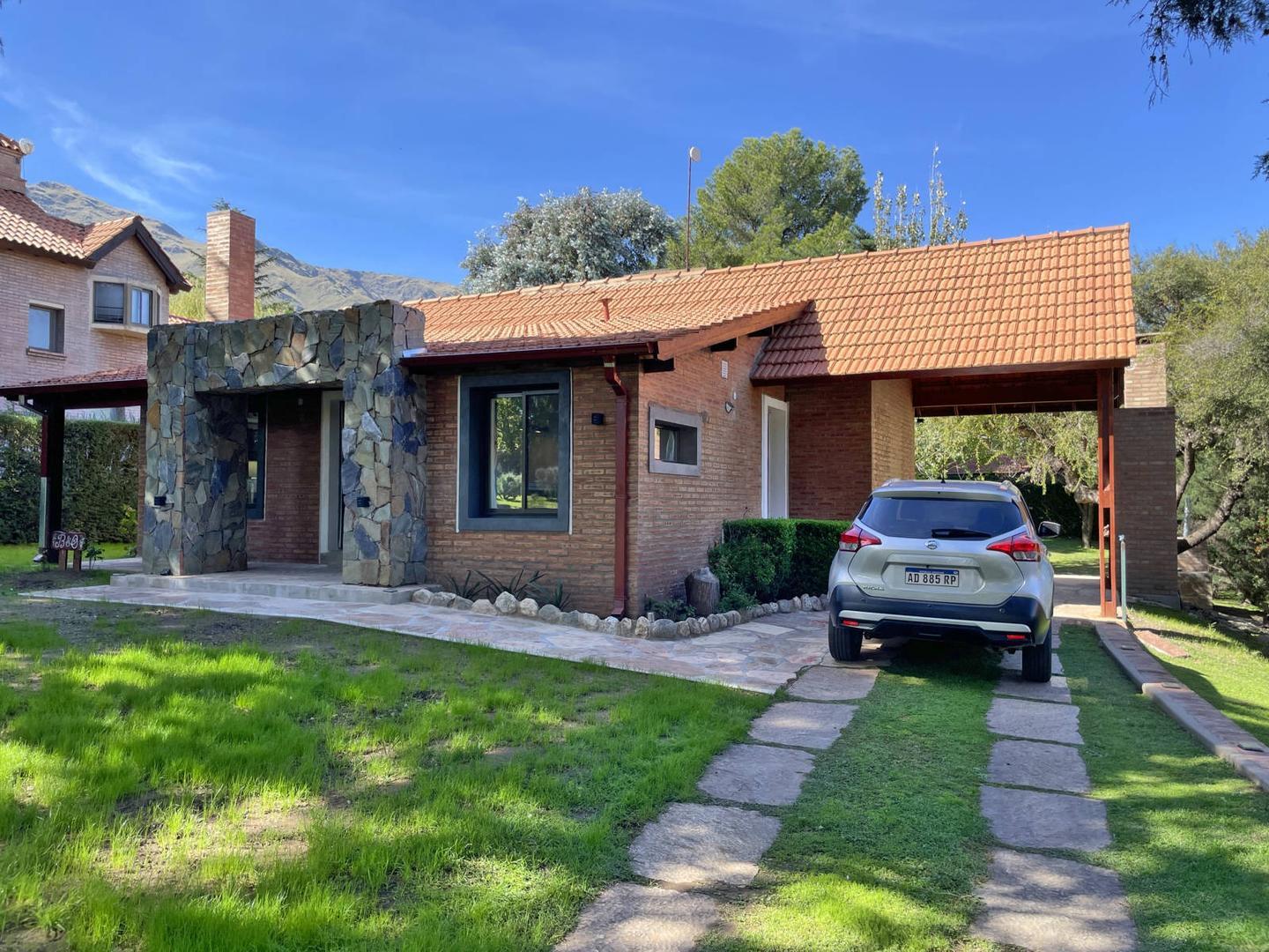 Casa 3 ambientes con 2 baños