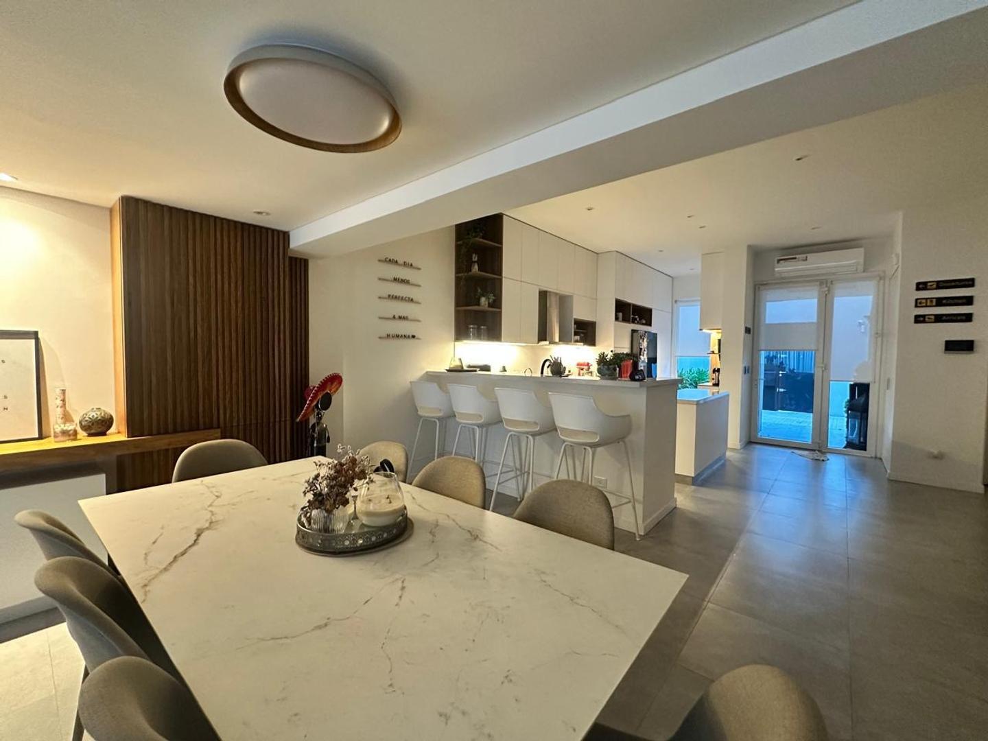 Casa en Venta en Acassuso Vias  /  Libertador, USD 690.000