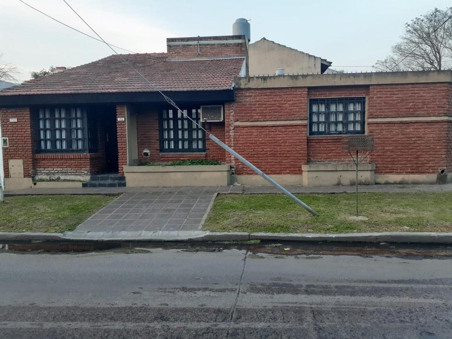 Venta casa americana a reciclar Ituzaingo