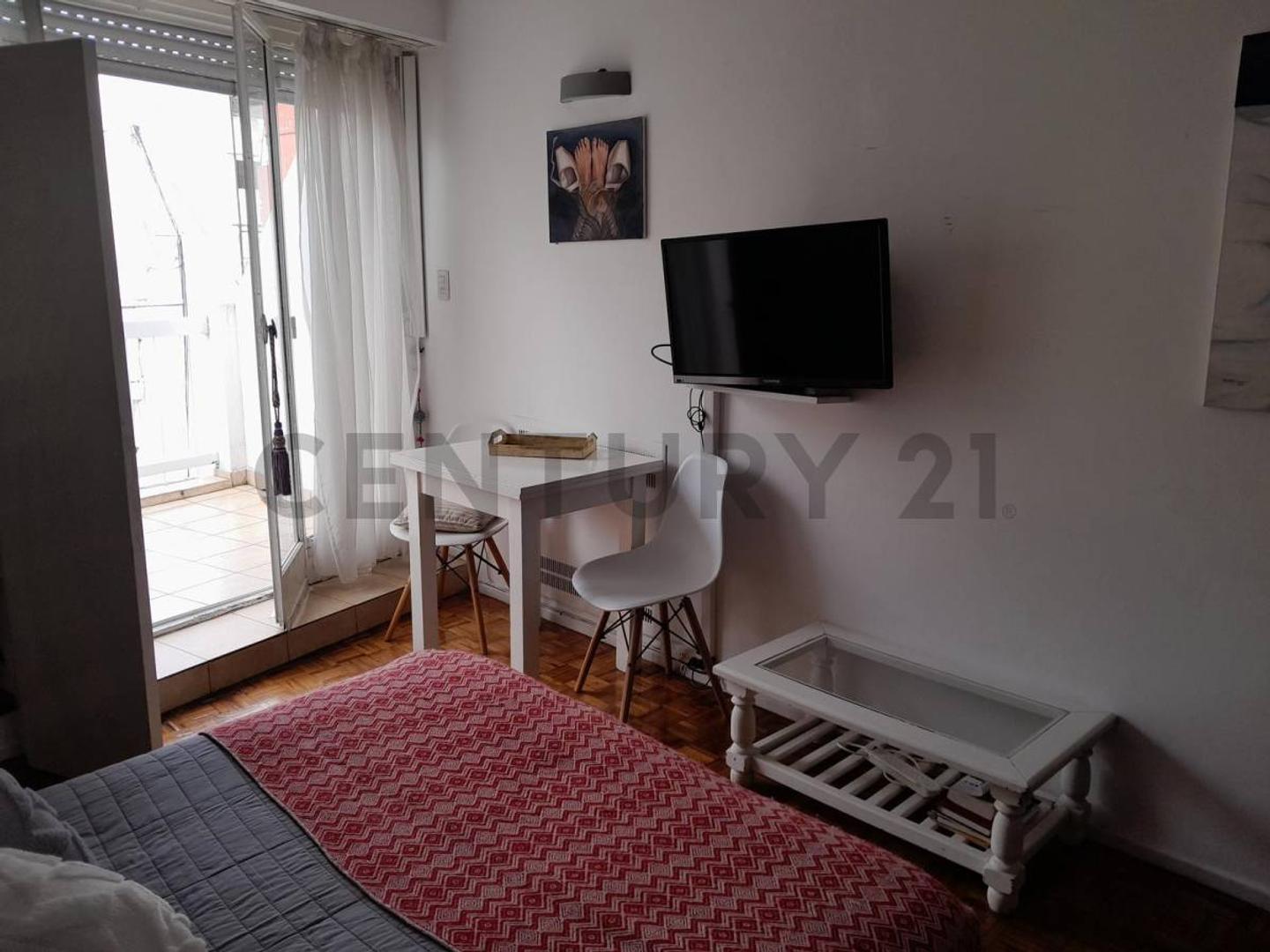 Venta de 1 Ambiente con Balcón en Recoleta piso Alto Apto Credito