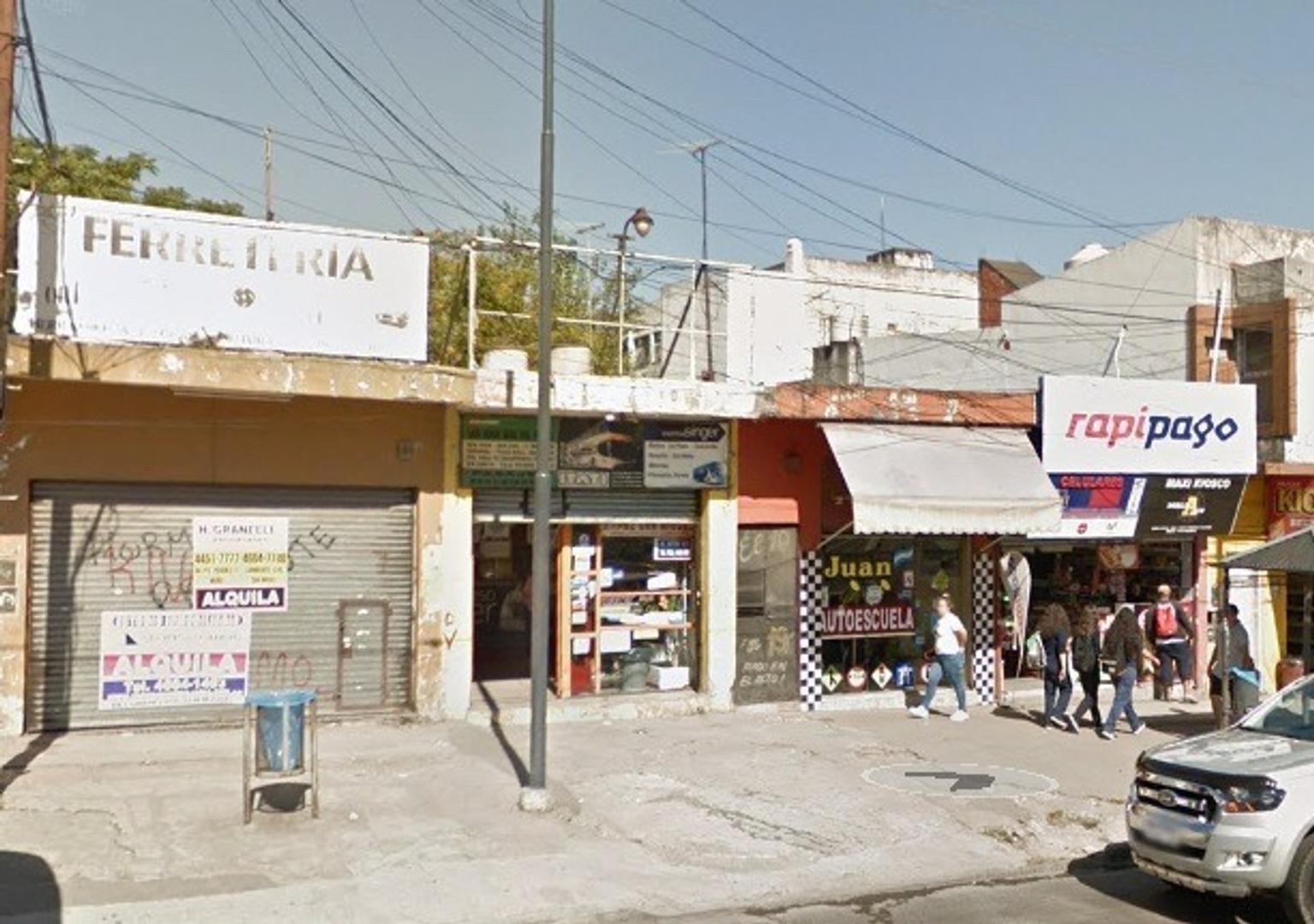 VENTA DE LOCALES A METROS DE LA ESTACION SAN MARTIN