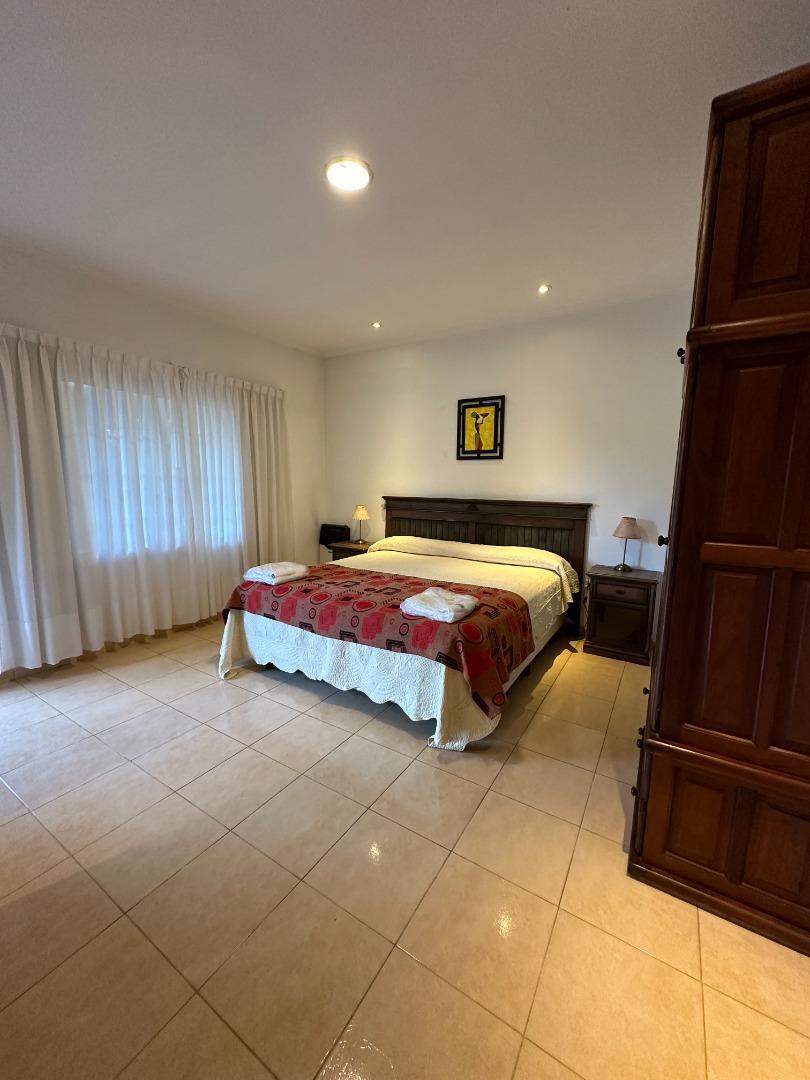 Complejo de Deptos/casas c/ piscina- Villa Mora