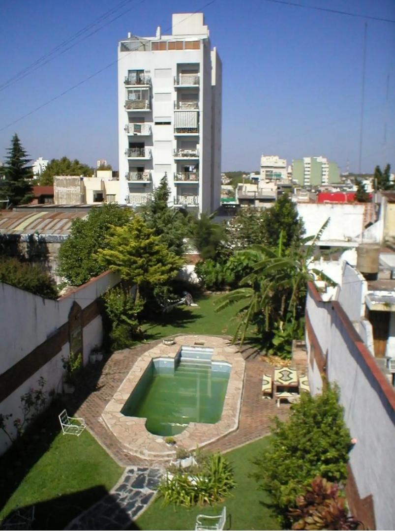 Casa 12 ambientes con 5 baños