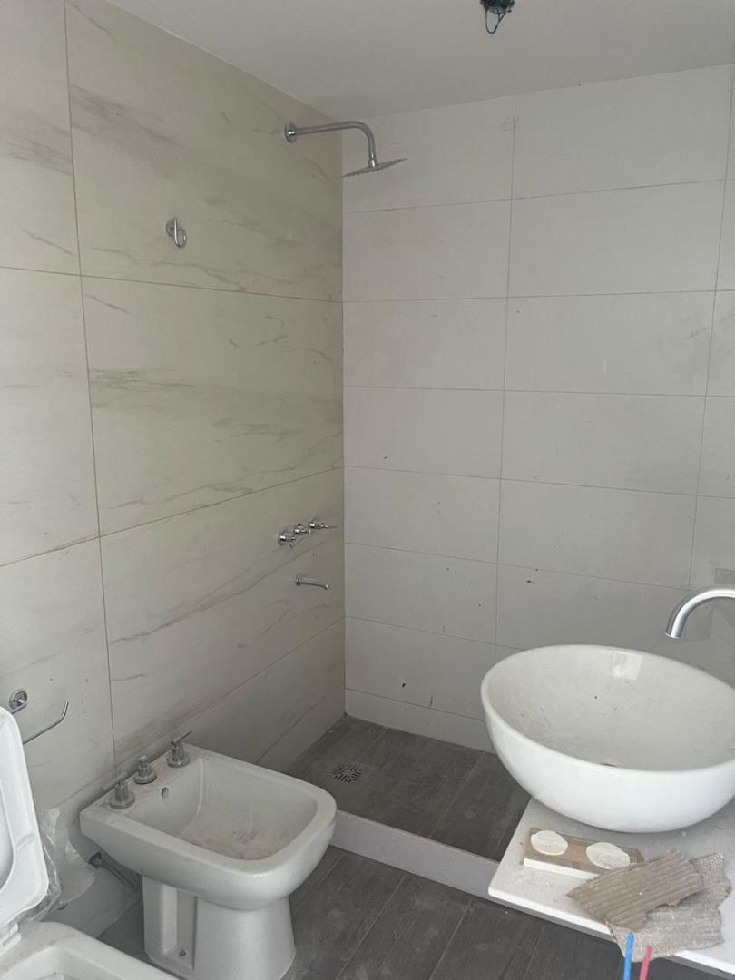 Depto en venta con renta-2 amb con cochera - Laprida al 500