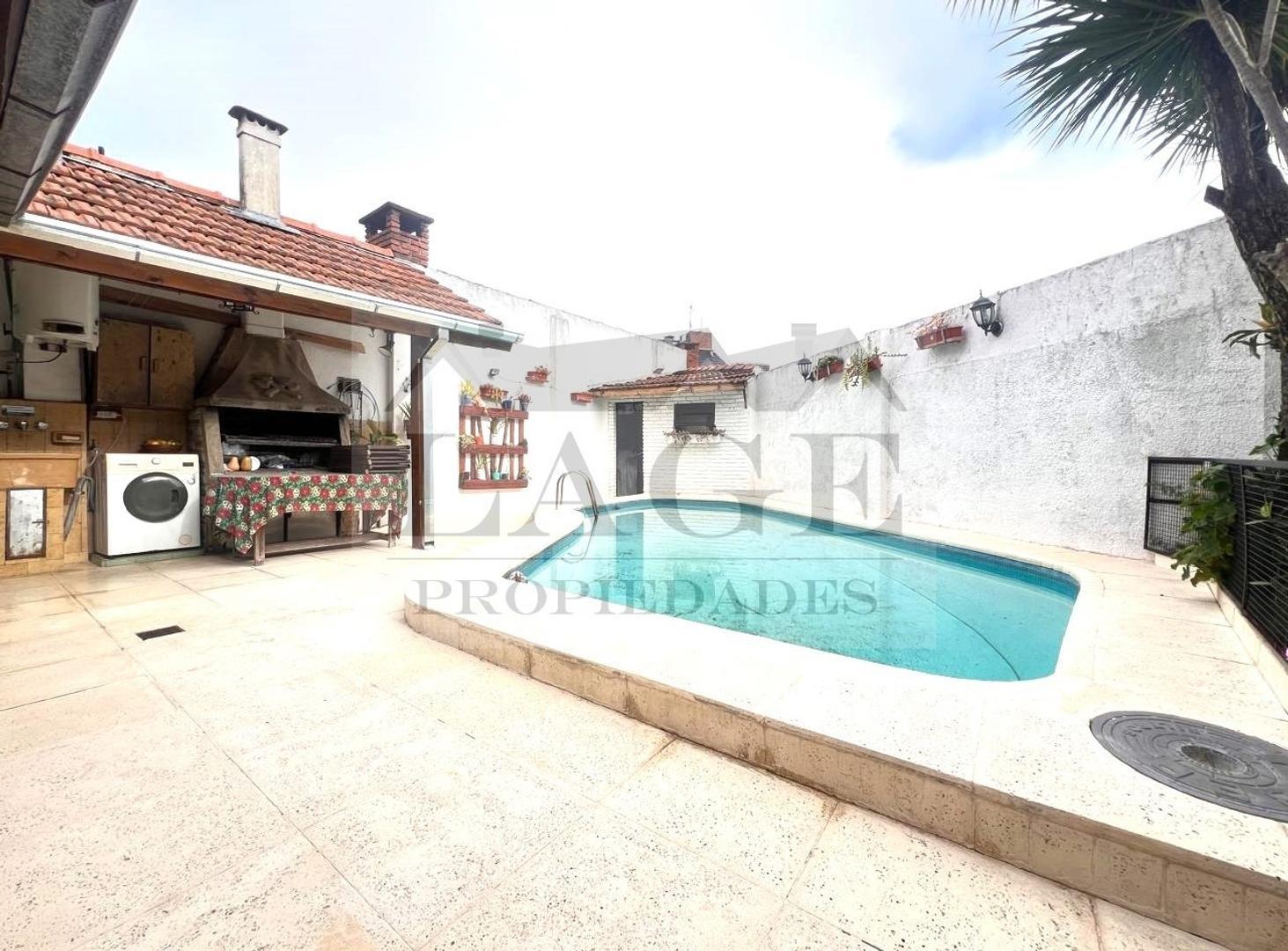 Casa en Venta en Martinez, USD 240.000