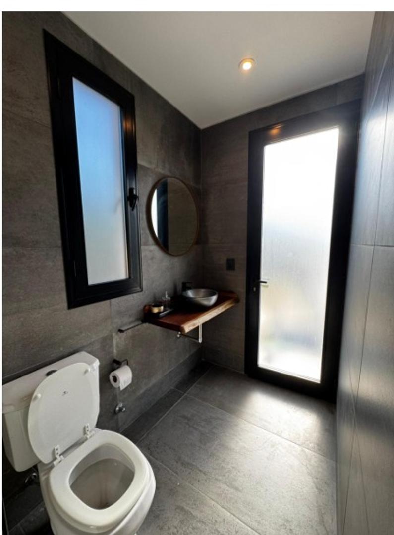 Casa 5 ambientes con 5 baños