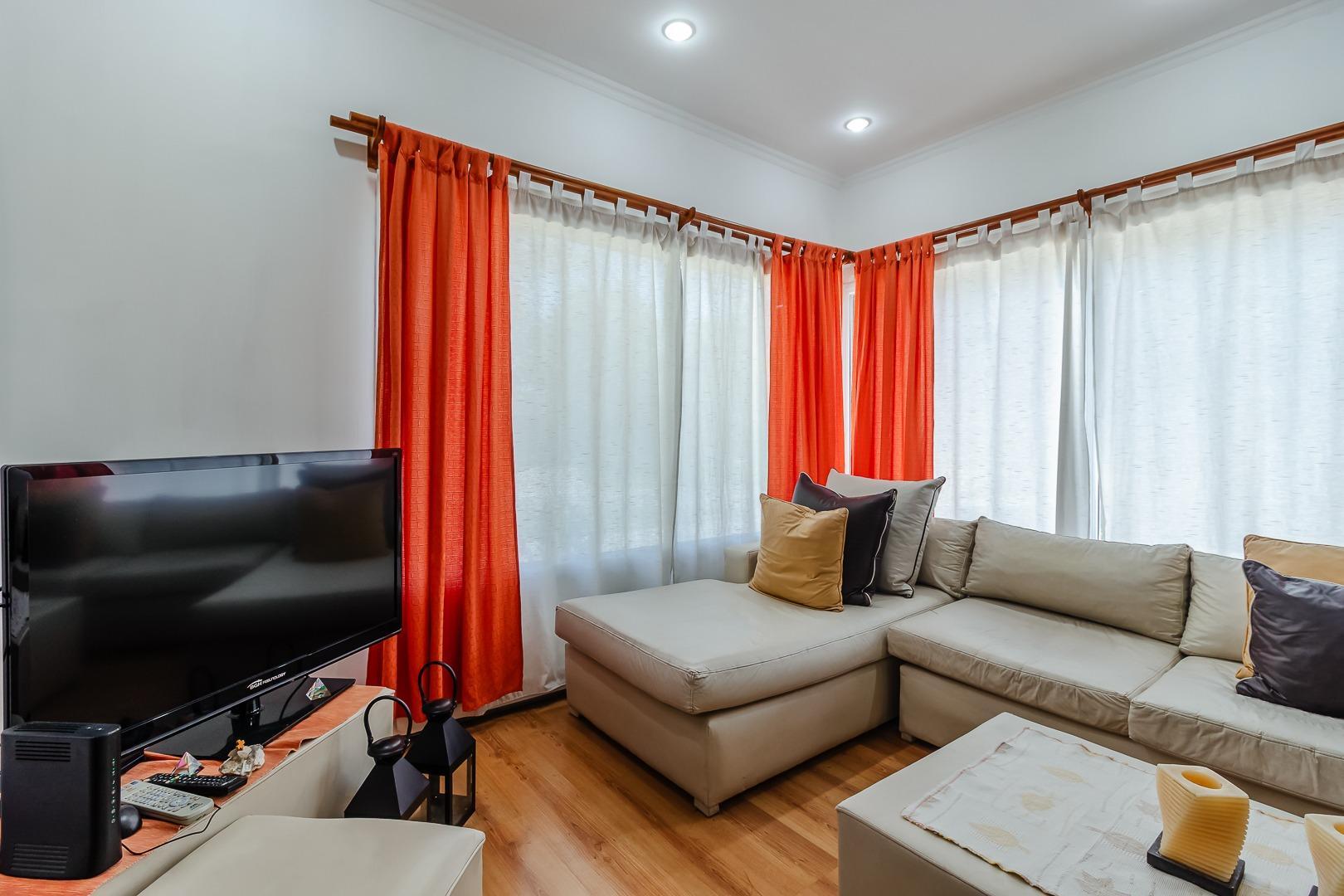 Casa en Venta con 4 cocheras