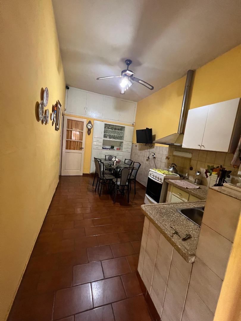 Casa 3 ambientes con 2 baños