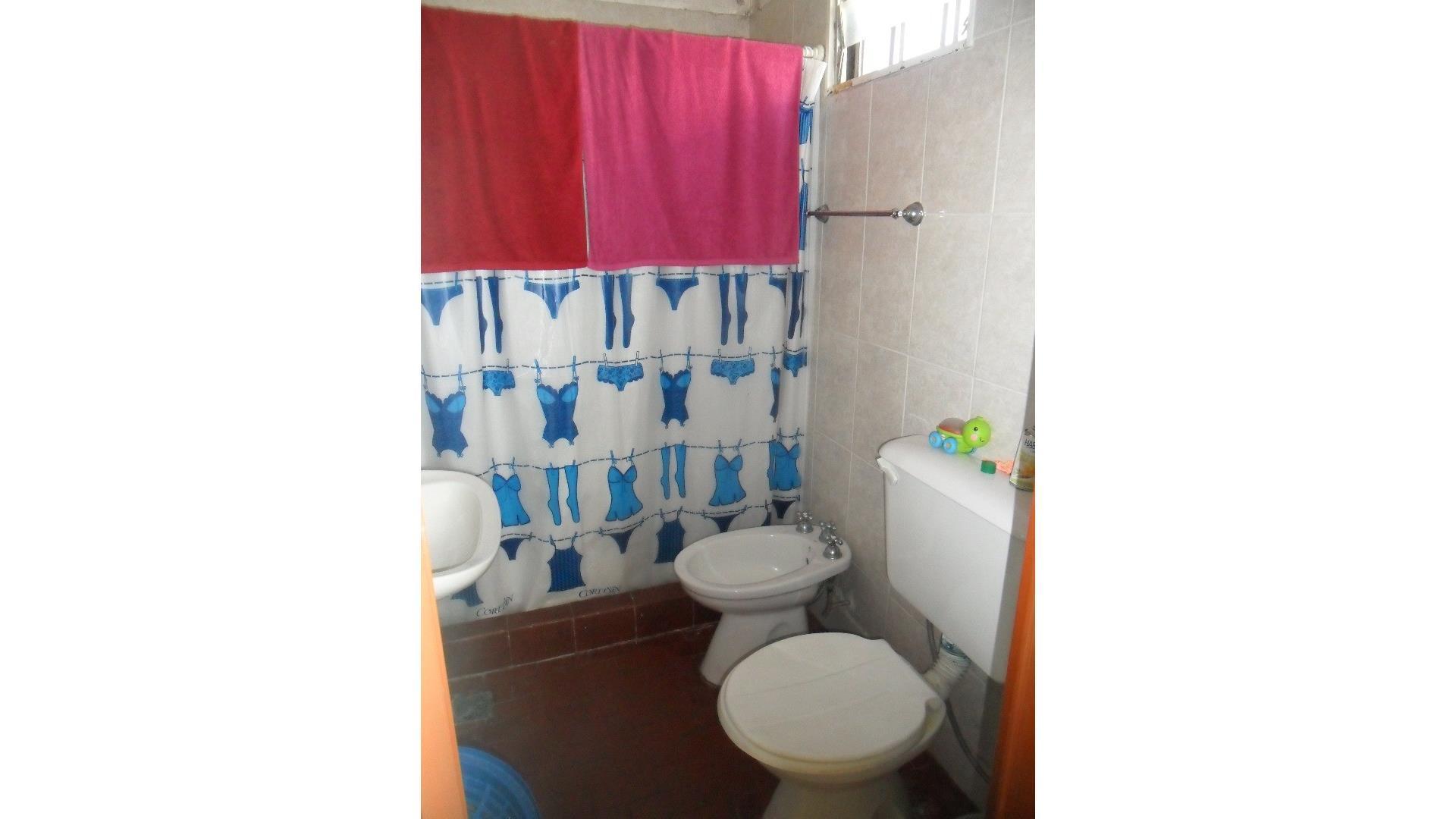 Casa 2 ambientes con 1 baño