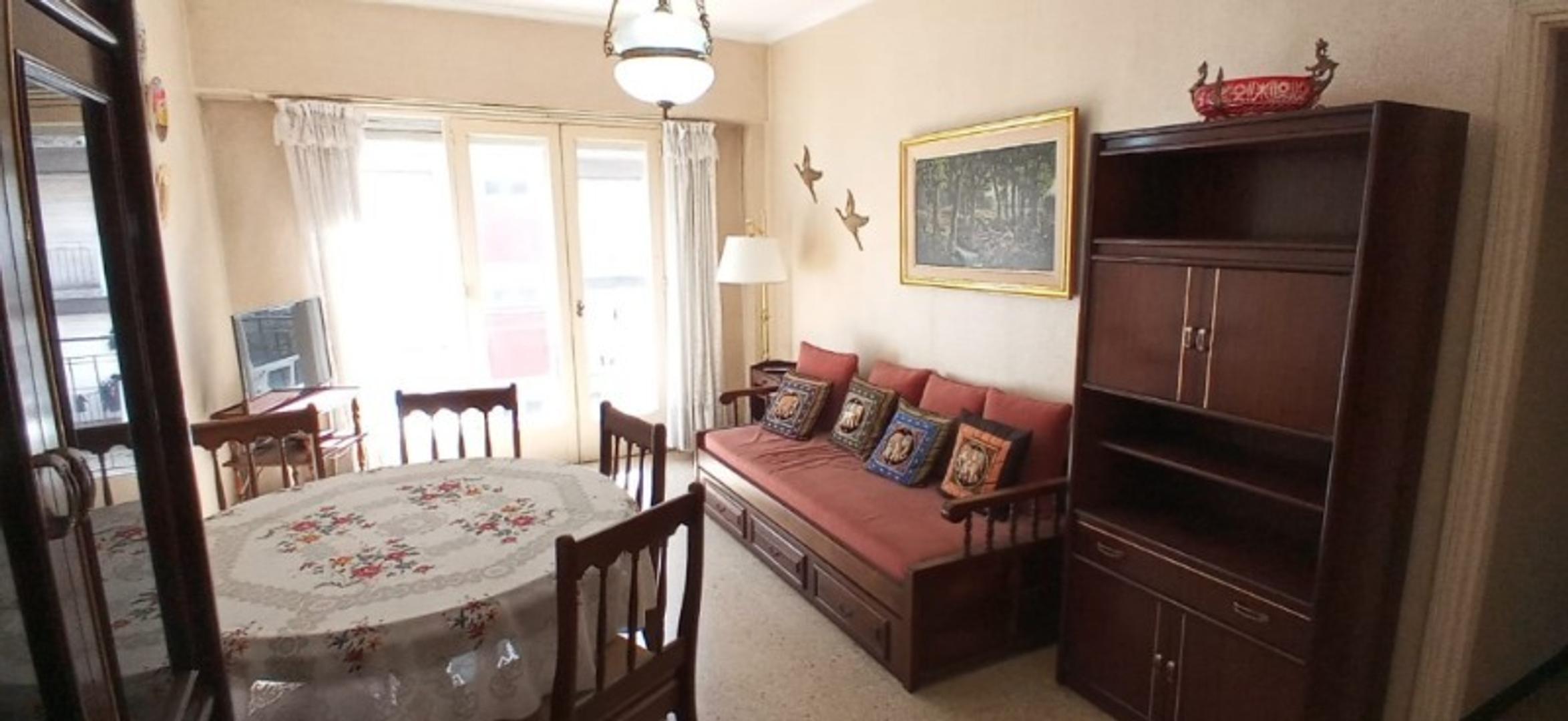 Departamento de 2 amb c/ dependencia y Balcón zono Centro