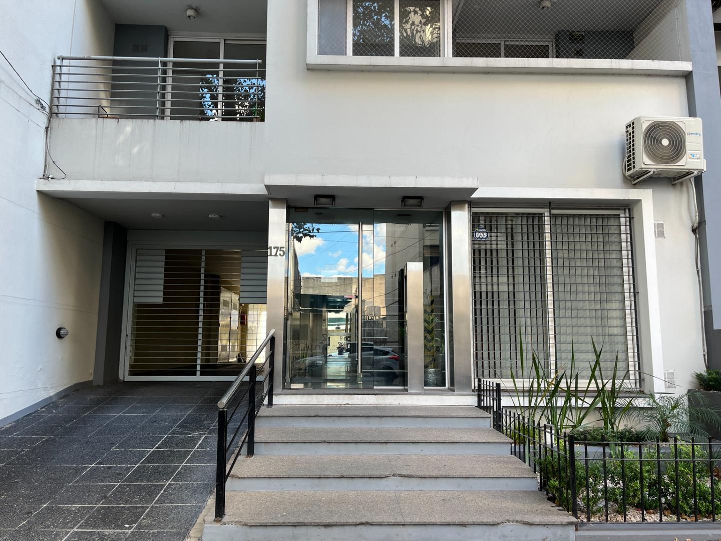 Lomas de Zamora  departamento en alquiler 3 amb c/cochera