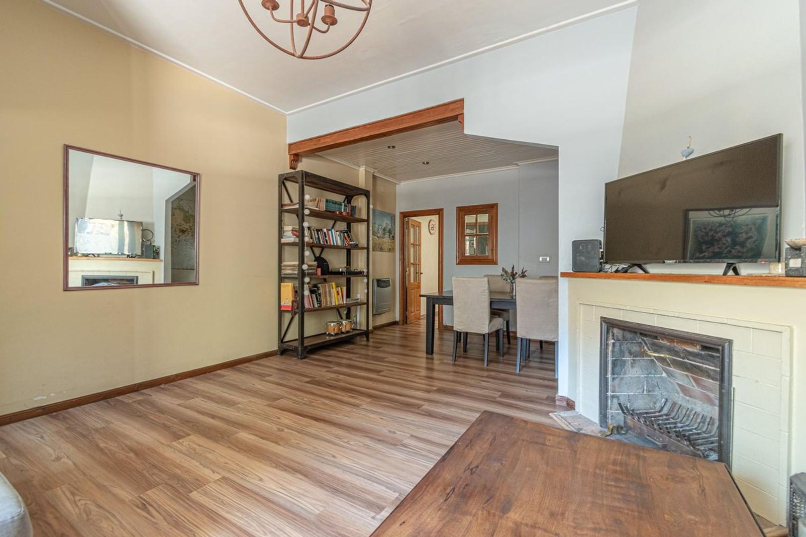 Depto Tipo Casa 3 ambientes con 2 baños