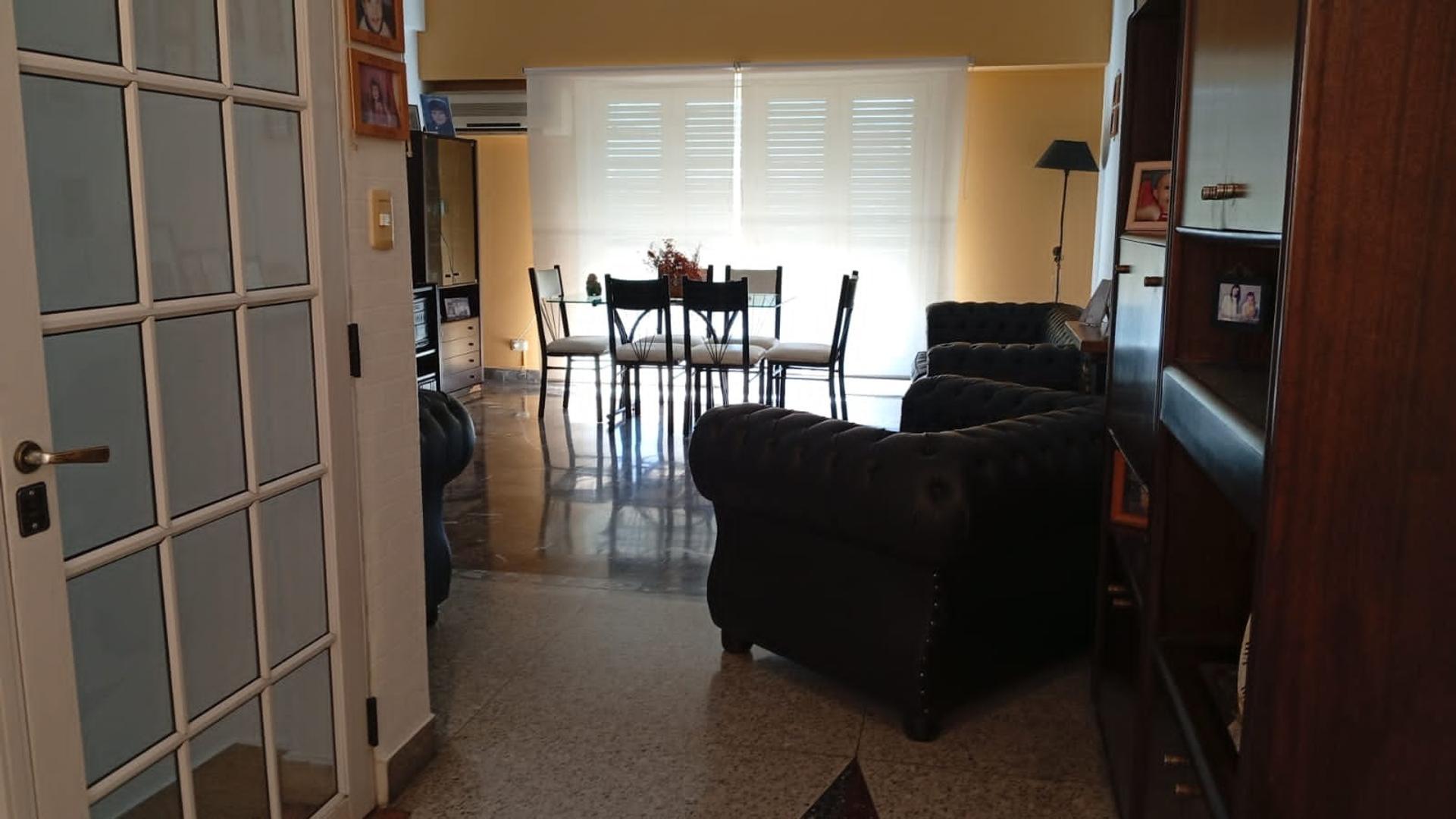 DPTO 3 AMB. AL FRENTE. CON QUINCHO Y TERRAZA. EXCELENTE ESTA