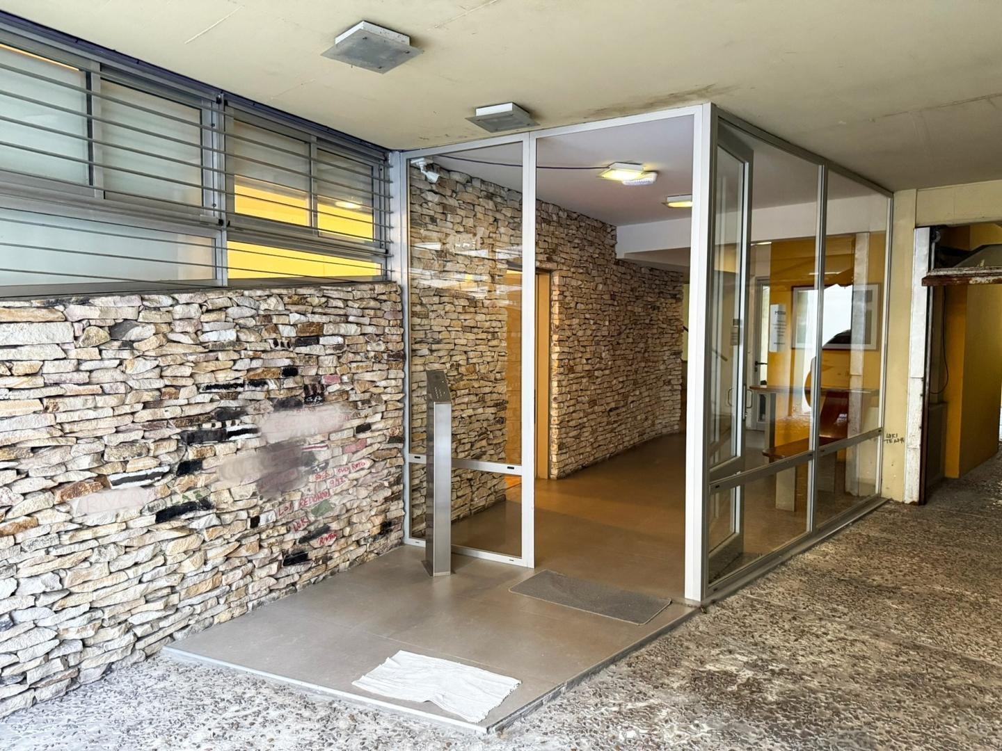 Convencion 1900, Piso PB