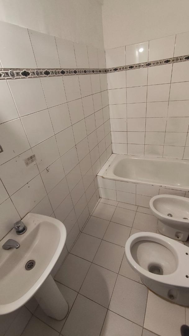 Ayacucho 2400, Piso 1