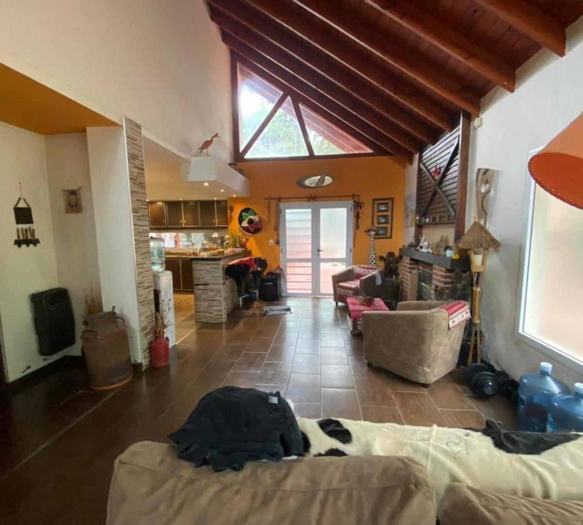 Casa 5 ambientes con 3 baños