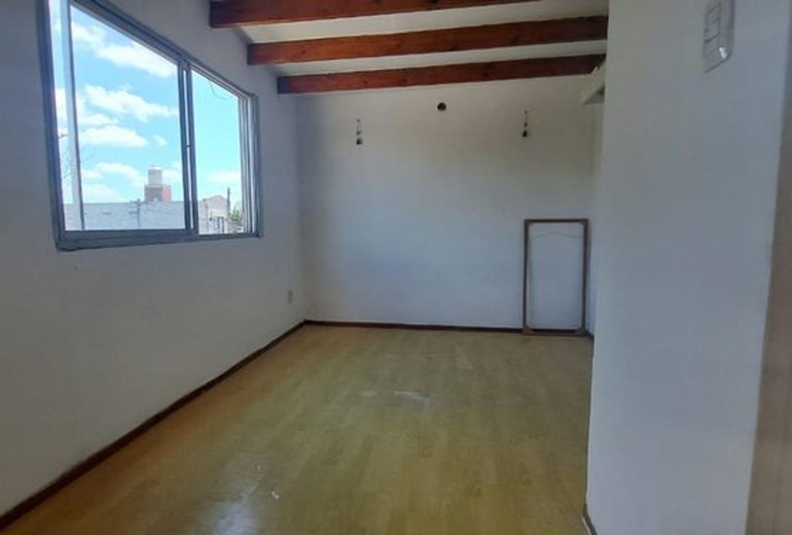 Depto Tipo Casa 3 ambientes con 1 baño