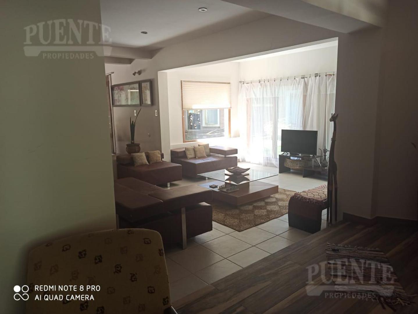 Casa 6 ambientes con 4 baños