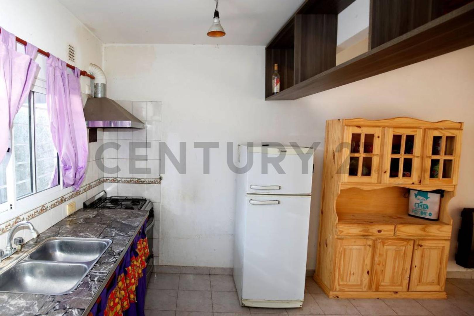 40 entre 137 y 138 , Piso 0