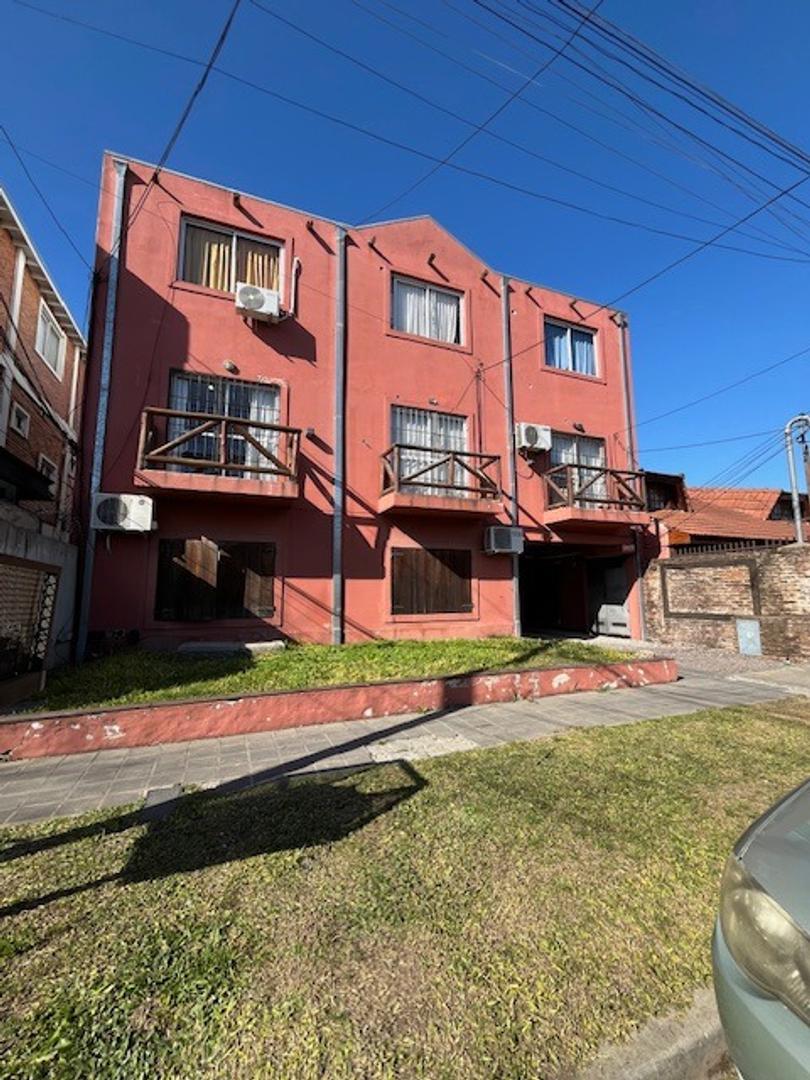 Departamento en venta en Condominio céntrico Pilar