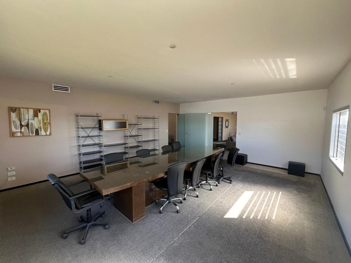 Oficina en Alquiler en Benavidez, $ 2.300.000