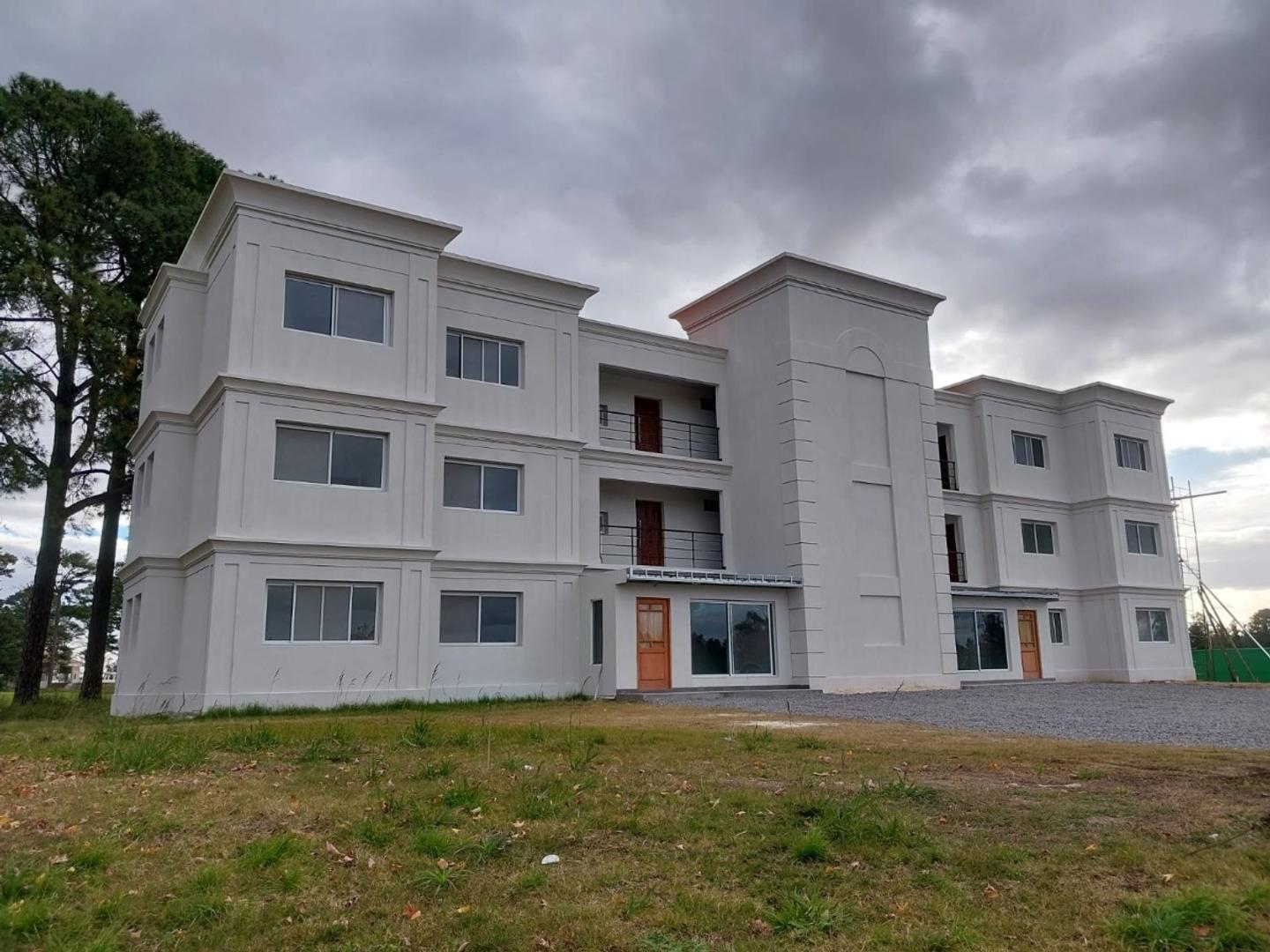 Excelente Venta Departamento 3 Amb Country Pinares