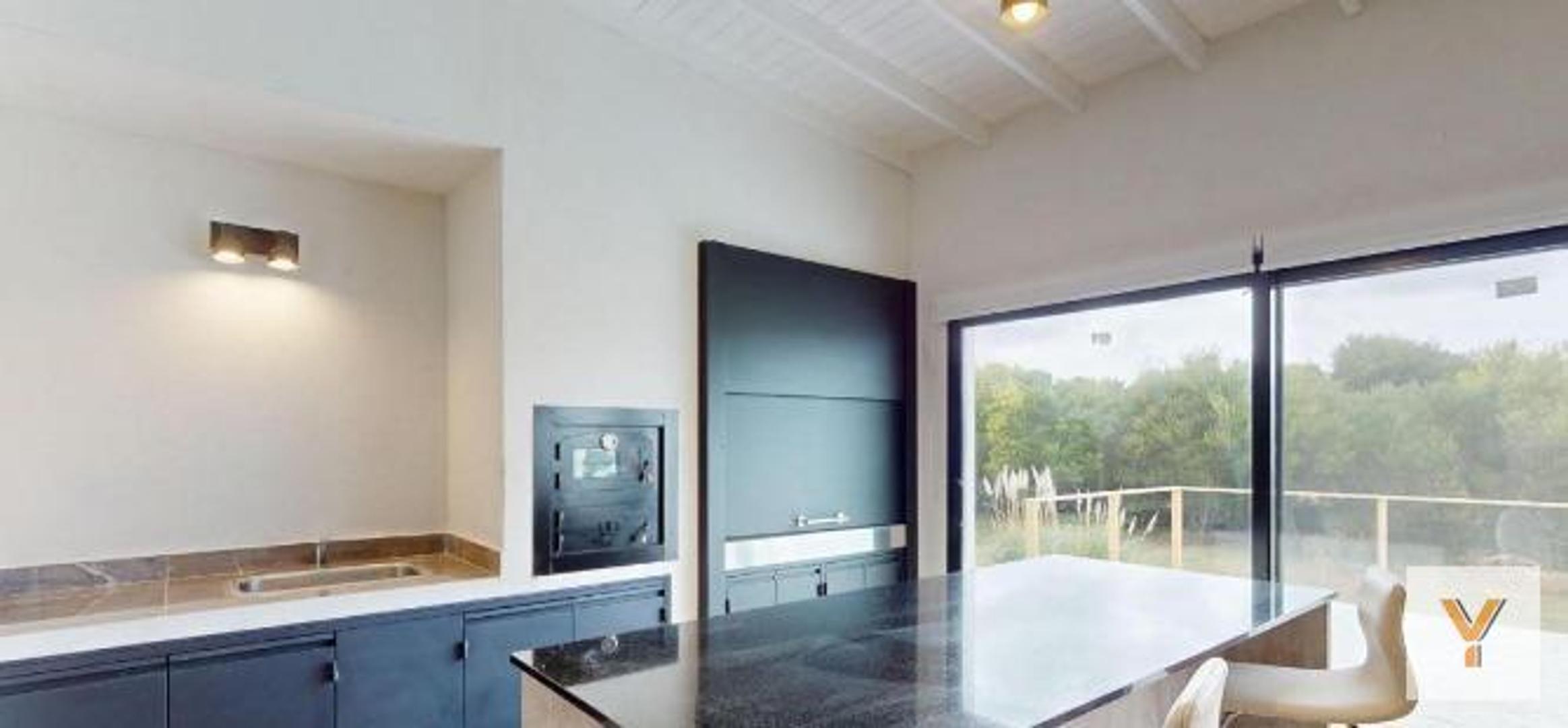 Casa en Venta en Costa Esmeralda, USD 360.000