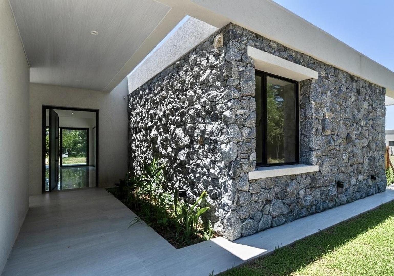 Casa Moderna a Estrenar en Venta en La Concepción Luján